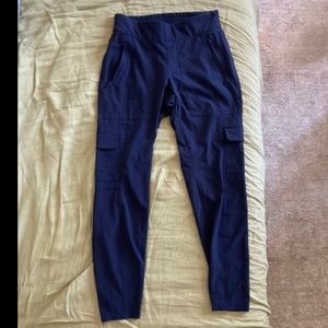 EUC - Athleta Chelsea Cargo Pants - Navy - Size 0